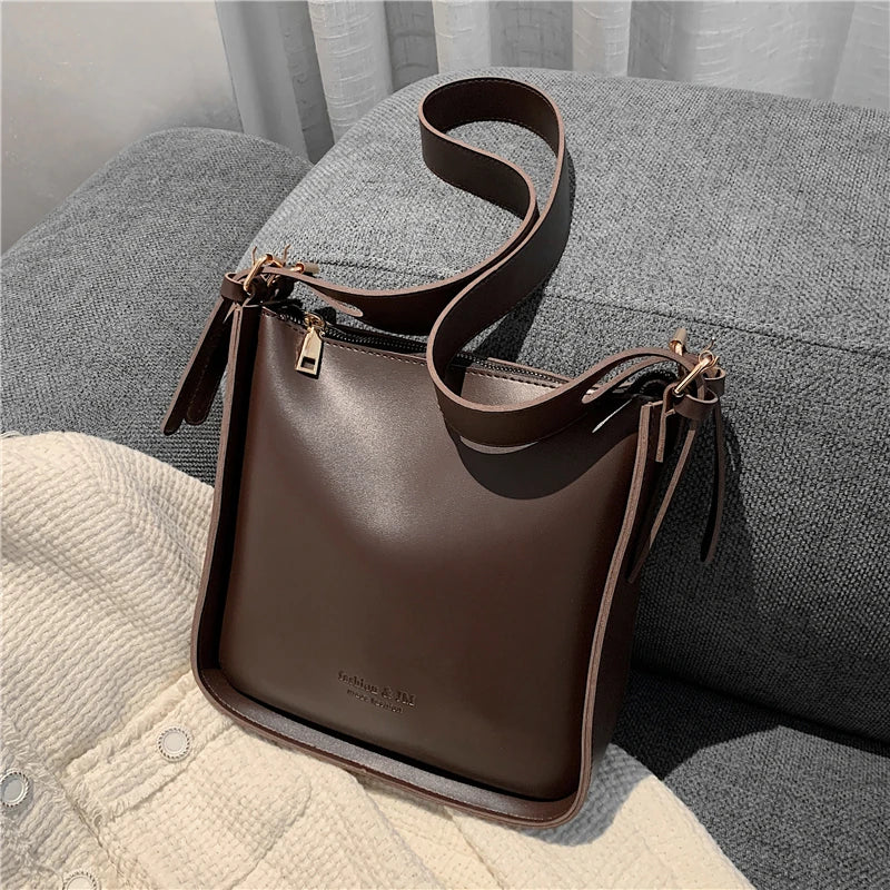 Vintage Wide Strap Shoulder Bags For Women Large Capacity Work Crossbody