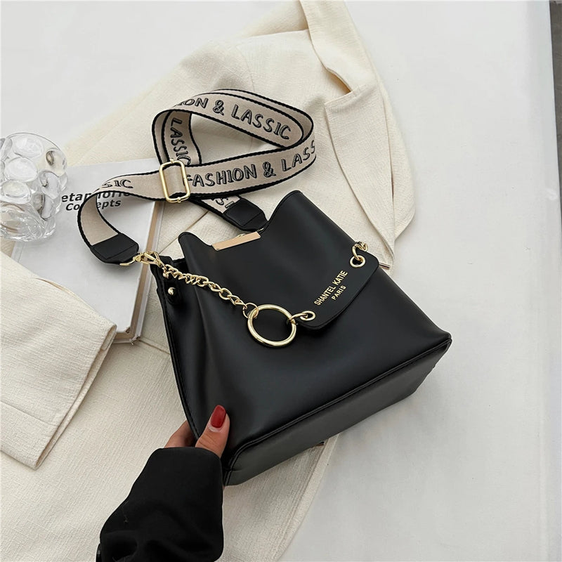 Wide Strap Small Bucket Shoulder Bags For Women Winter Retro Crossbody Purse