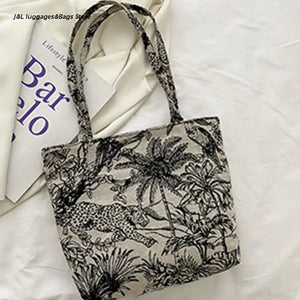 Embroidery Pattern Clutch Canvas Shoulder Bag