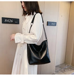 Chuwanglin Rivet Totes Shoulder Handbag Women PU Leather Chain Crossbody Bag