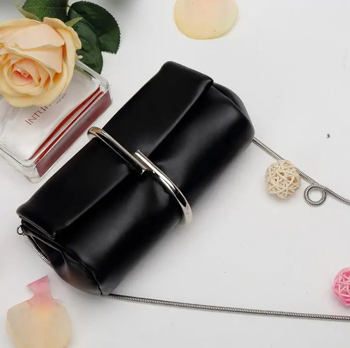 Chuwanglin Snake Bone Chain Shoulder Bag Paper Clip Clutch for Women