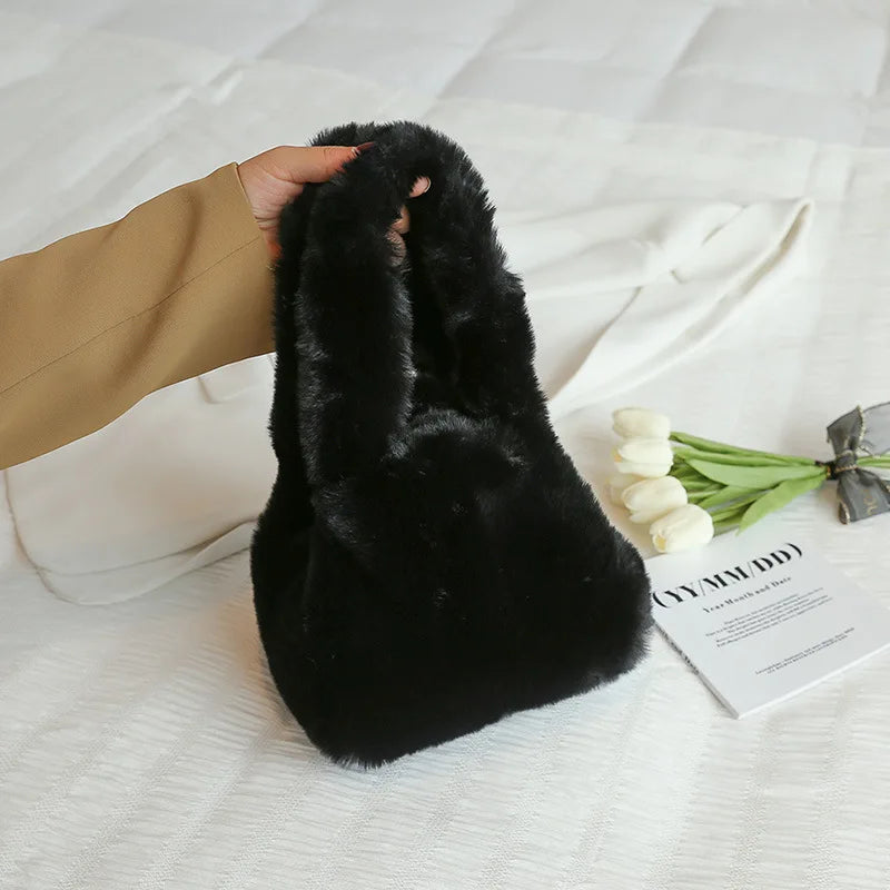 Women's Soft Faux Fur Wristlets Bag Warm Winter Fluffy Bucket Sac