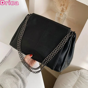 Retro Female Shoulder Bag Chain Handbag Fashionable Crossbody Bag