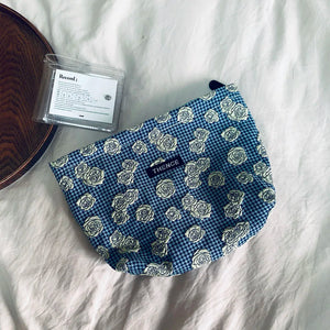 Embossed Rose Cosmetic Bag Large Capacity Portable Toiletry Wash Bag