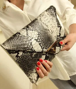 Famous Serpentine Pattern PU Leather Clutches Bag