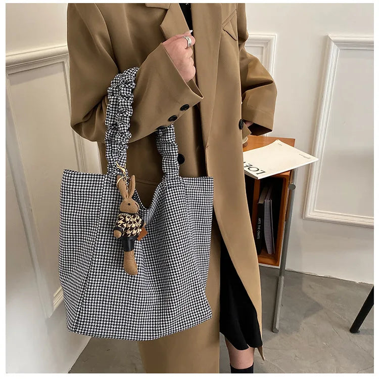 Large-capacity Canvas Handbag Retro Style One-shoulder Bag