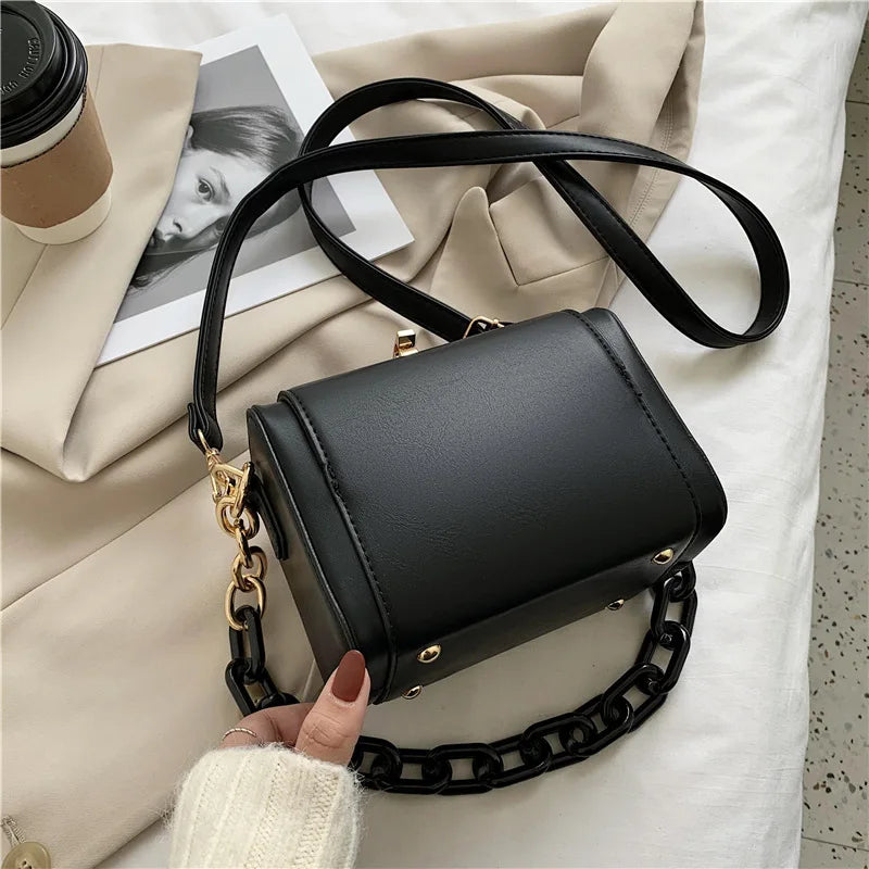 Solid Box Buckle Shoulder Bag Chain Bag Large-Capacity Messenger Bag