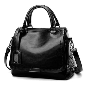 Retro Large Capacity Rivets Messenger Shoulder Bag