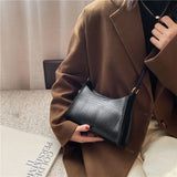 Retro One Shoulder Armpit Bag Women Crossbody Personalized