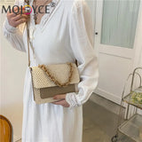 Straw Women Shoulder Messenger Bag with Acrylic Chain for Shopping