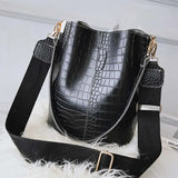 Crocodile Pattern Shoulder Bucket Bag Large Capacity Messenger Bag