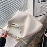 Fashionable Shoulder Bags with Big Pockets for Women