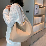 Fashionable Shoulder Bags with Big Pockets for Women