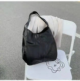Vintage European American Shoulder Handbag
