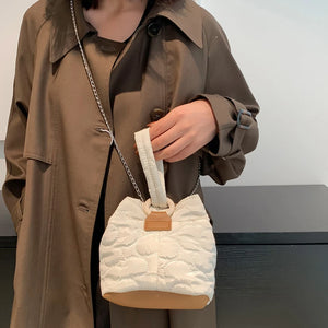Flower Quilted Chain Bucket Bag Lightweight Shoulder Bag