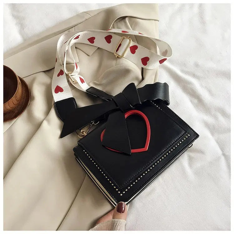 Heart Shape Wide Straps Shoulder Bag Sweet Messenger Casual Cross Body Purse