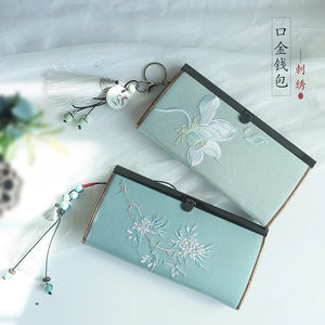 Ancient Chinese Style Embroidered Ladies Clutch Wallet