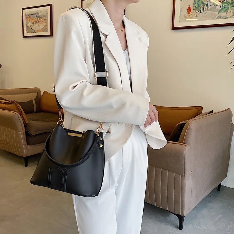 Messenger Bucket Bag Wide Shoulder Strap Retro Handbag