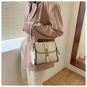 Autumn Retro Female Bag Large Capacity Single Messenger Handbag