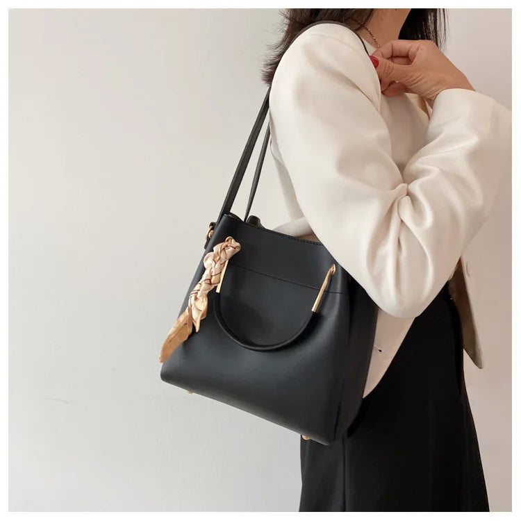 Large-capacity Ladies Shoulder Bag Tote Bucket Bag