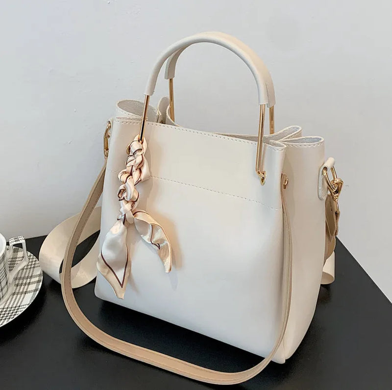 Autumn Ladies Shoulder Bag Large Capacity Tote Bucket Bag