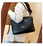 Retro Large-capacity Shoulder Bag 2022 Fashionable All-match Messenger Bag