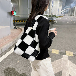 INS Women Checker Print Shoulder Bags Soft Plush Bucket Bags Winter Travel Bag