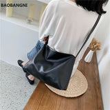 Ins Women's Bag Winter Shoulder Bag Hong Kong Style Net Red Messenger Bag