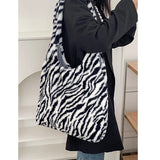 Heart Shoulder Bag Large Capacity Winter Warm Fluffy Totes Vintage Haraju