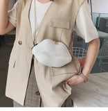 Painted chain shoulder bag for a versatile look