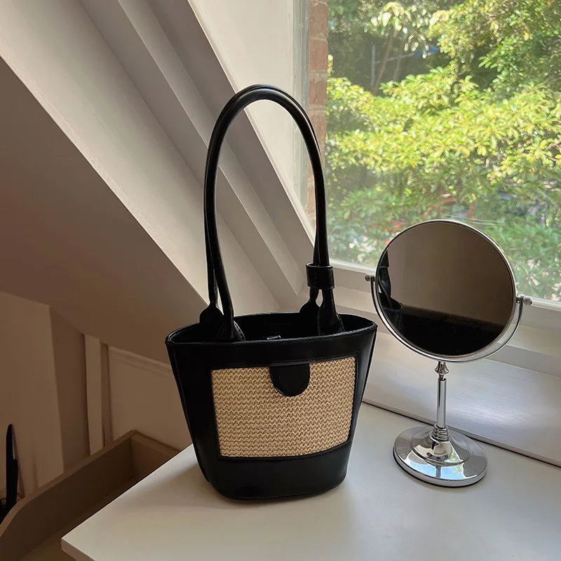 Niche Straw Bucket Bag Female Portable Small Bag Retro Hand Carrying Shoulder Un