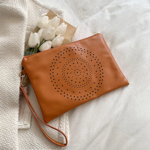 Ladies Hollowed-out Envelope Clutch Bag Versatile Messenger Handbag