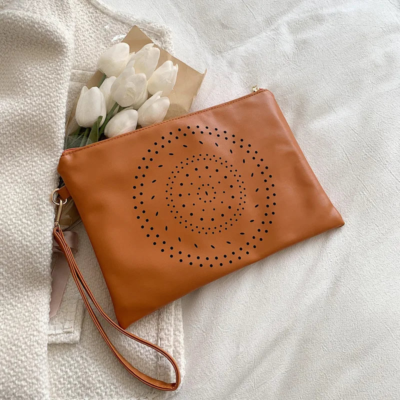 Ladies Hollowed-out Envelope Clutch Bag Versatile Messenger Handbag