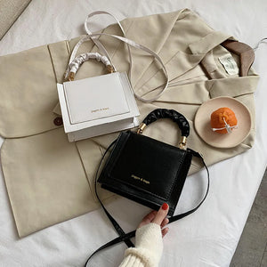 Lady Vintage Small Shoulder Bag Flap Messenger Bag for Women