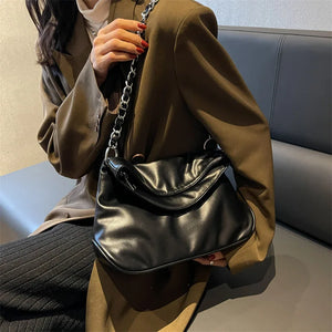 Large Capacity Shoulder Bag PU Leather Chains Retro Messenger Female Handbag Tot