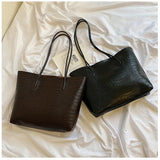 Large Capacity Crocodile Pattern Shoulder Bag