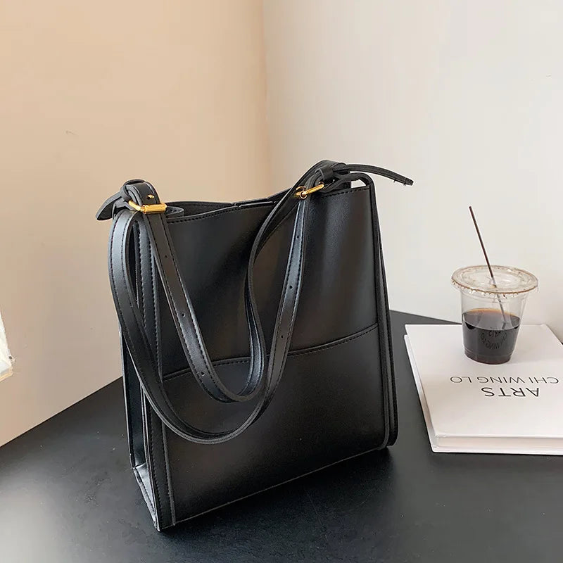 Large Capacity One Shoulder Bag Women's Summer PU Leather High Solid Casual Fema