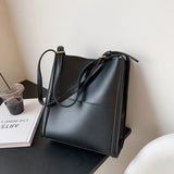 Large Capacity One Shoulder Bag Women's Summer PU Leather High Solid Casual Fema