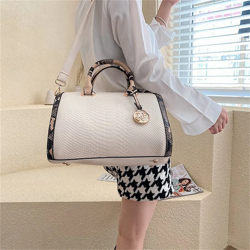 Women's Leather Flap Clutch Chain Shoulder Bag