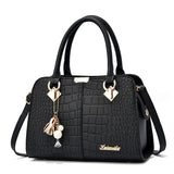 Women's Crocodile Shoulder Bag With Chain Strap