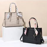 Large-capacity Women's Shoulder Messenger Bag