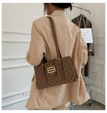 High-End Retro One-Shoulder Underarm Bag
