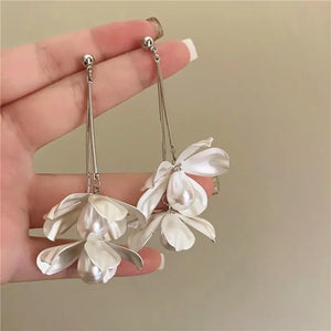 Metal Petals Pearl Pendant Earrings European And American Style