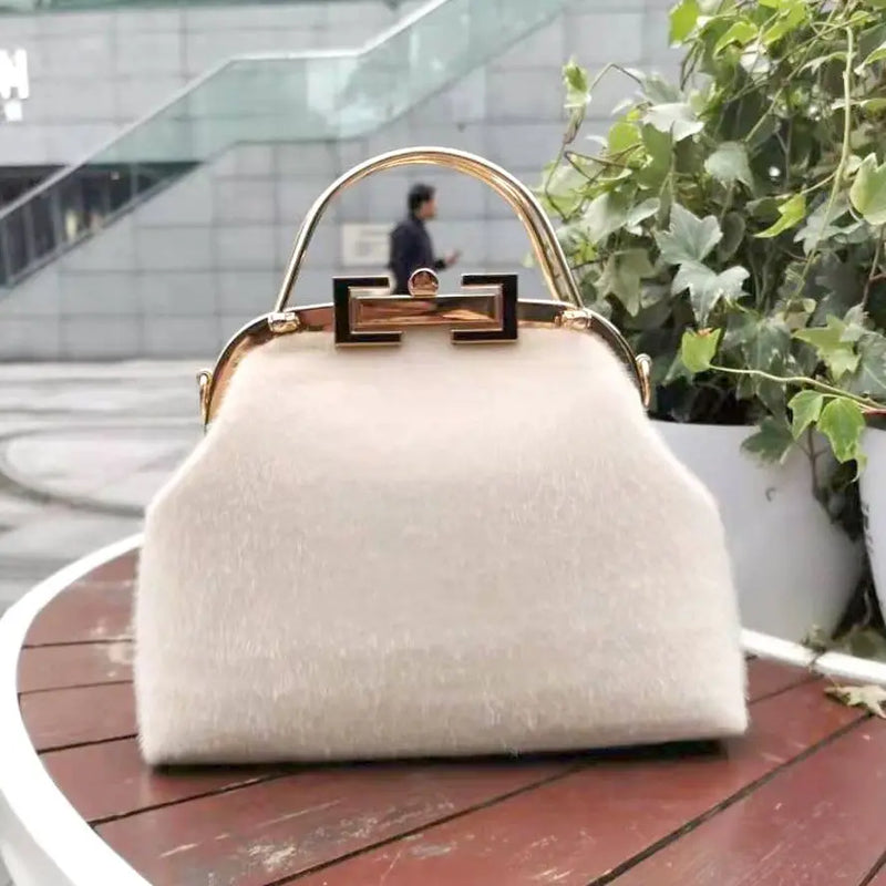 Women's Shell Lock Handbag Crossbody Bag with Chain