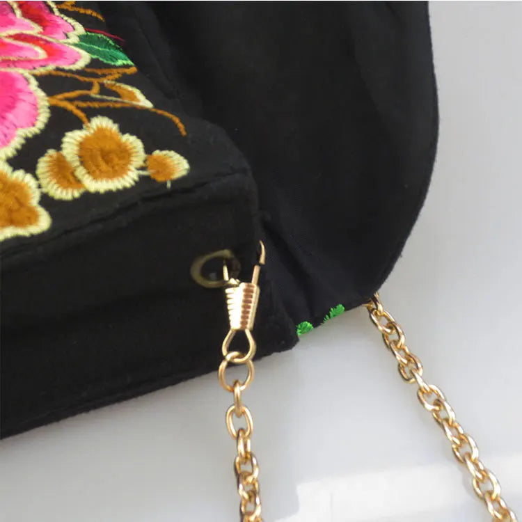 Vintage Ethnic Embroidered Flap Bag Women Chains Messenger Bag
