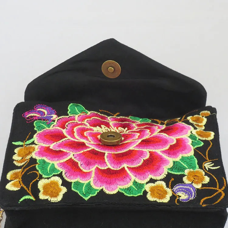 Vintage Ethnic Embroidered Flap Bag Women Chains Messenger Bag