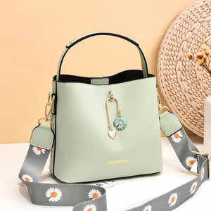 Net Celebrity Women's Bag Personality Bucket Bag Large-capacity Messenger Bag