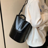 Large Capacity Bucket Bag Western Style Female Shoulder Bags Retro Messenger