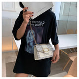 Women's Large Capacity Thread Splicing Retro Shoulder Bag