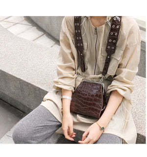 Crocodile Wide Straps Women Bag Vintage Messenger Bag